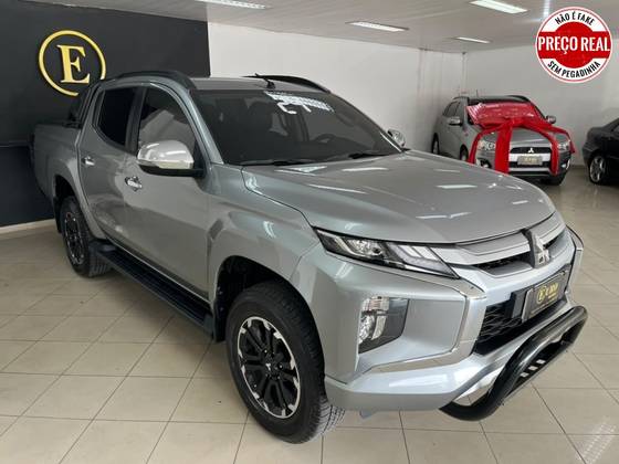 MITSUBISHI L200 TRITON 2.4 16V TURBO DIESEL SPORT HPE CD 4P 4X4 AUTOMÁTICO MITSUBISHI L200 TRITON 2.4 16V TURBO DIESEL SPORT HPE CD 4P 4X4 AUTOMÁTICO